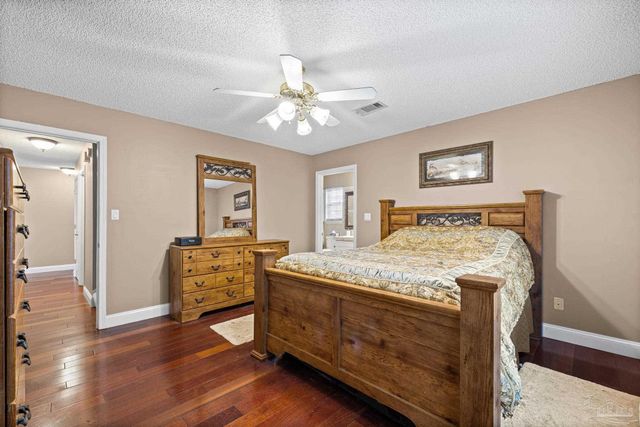 404 Shorewood Cir, Pensacola, FL 32507