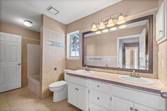 404 Shorewood Cir, Pensacola, FL 32507