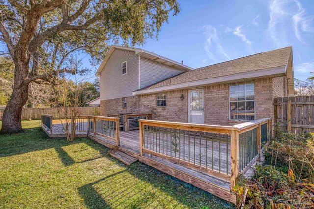 404 Shorewood Cir, Pensacola, FL 32507