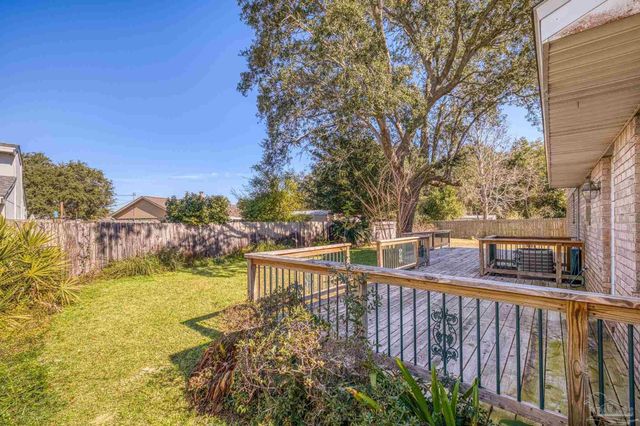 404 Shorewood Cir, Pensacola, FL 32507