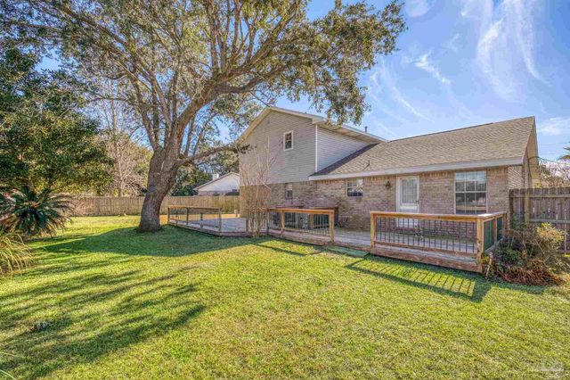 404 Shorewood Cir, Pensacola, FL 32507