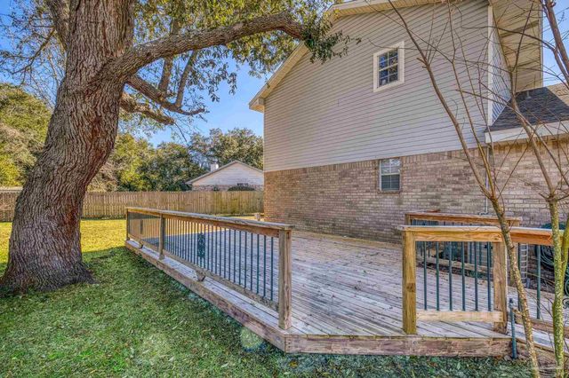 404 Shorewood Cir, Pensacola, FL 32507