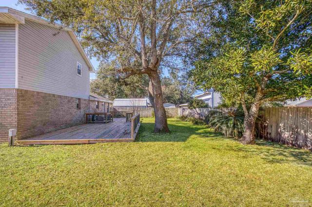404 Shorewood Cir, Pensacola, FL 32507