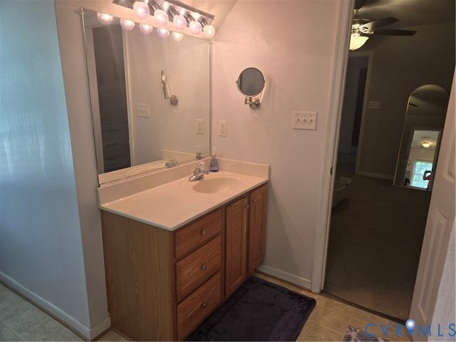 9370 Deerlake Dr, New Kent, VA 23124