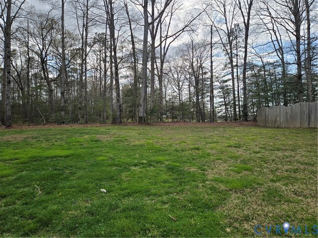 9370 Deerlake Dr, New Kent, VA 23124