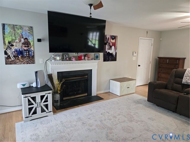 9370 Deerlake Dr, New Kent, VA 23124