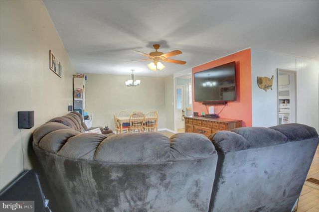 2688 ROCKY SPRING RD, Chambersburg, PA 17201