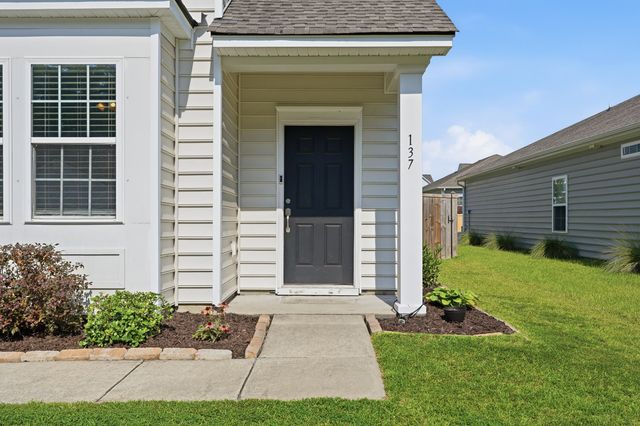 137 Daniels Creek Circle, Goose Creek, SC 29445