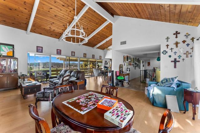 32 Via Casitas, Bonsall, CA 92003