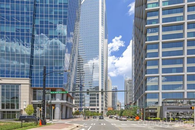 2521 Barnwood Way, Charlotte, NC 28216