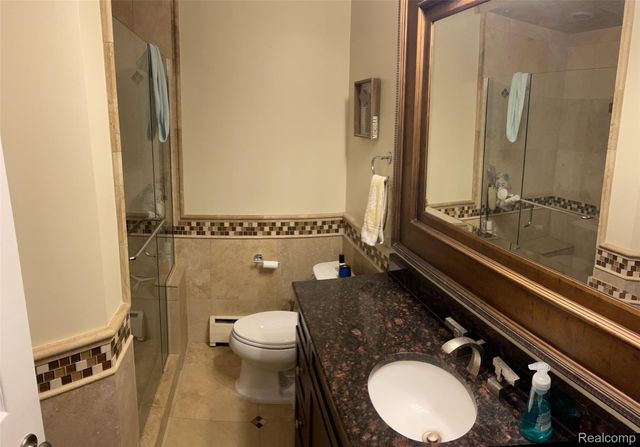 359 CONCORD PL APT 4, Bloomfield Charter Township, MI 48304