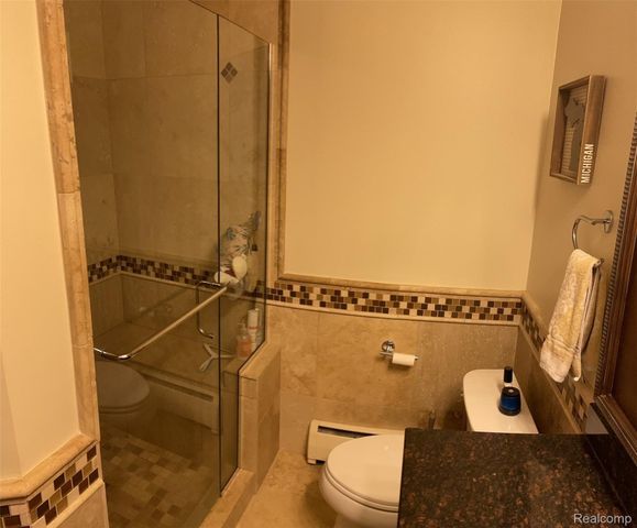 359 CONCORD PL APT 4, Bloomfield Charter Township, MI 48304