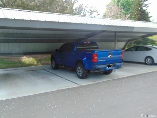 359 CONCORD PL APT 4, Bloomfield Charter Township, MI 48304