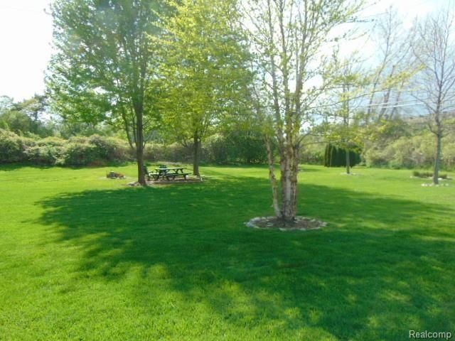 359 CONCORD PL APT 4, Bloomfield Charter Township, MI 48304