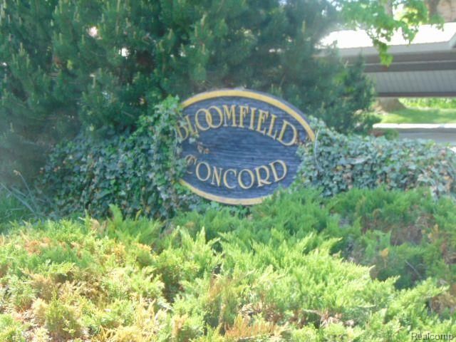 359 CONCORD PL APT 4, Bloomfield Charter Township, MI 48304