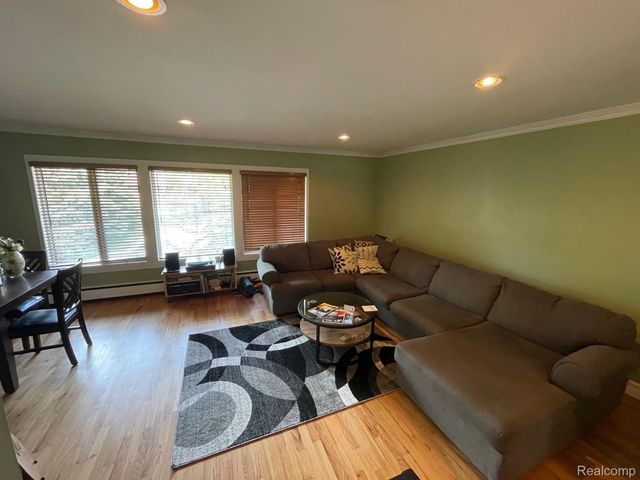 359 CONCORD PL APT 4, Bloomfield Charter Township, MI 48304