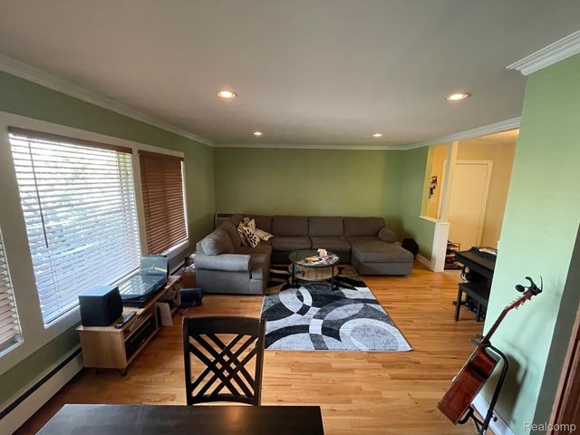 359 CONCORD PL APT 4, Bloomfield Charter Township, MI 48304