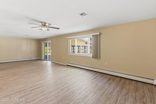 97 Selkirk Avenue, Toms River, NJ 08757