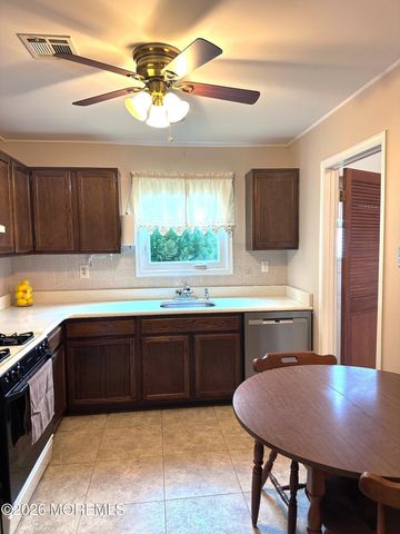 97 Selkirk Avenue, Toms River, NJ 08757