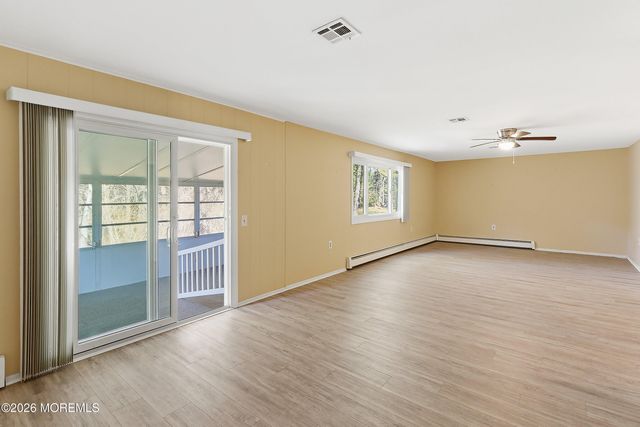 97 Selkirk Avenue, Toms River, NJ 08757