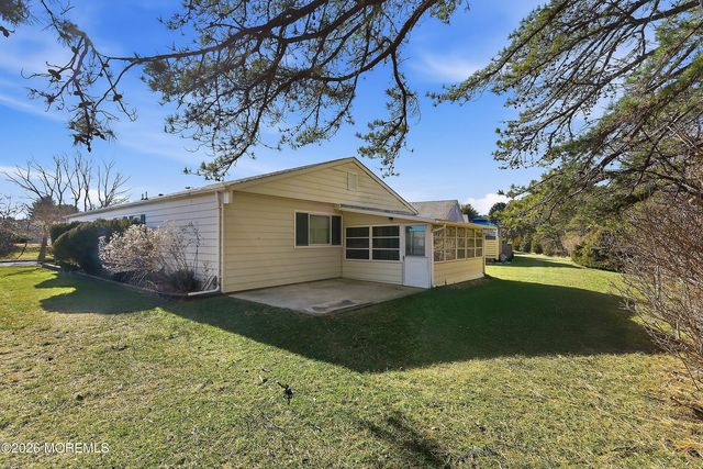 97 Selkirk Avenue, Toms River, NJ 08757