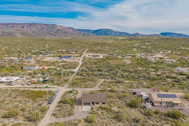 49112 N 3RD Avenue, New River, AZ 85087