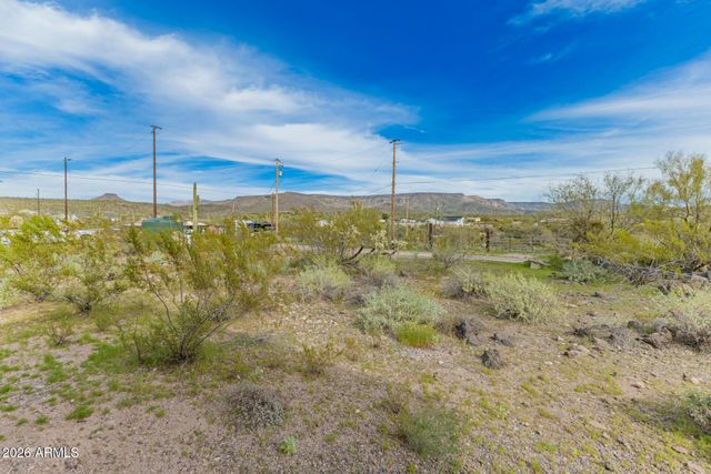 49112 N 3RD Avenue, New River, AZ 85087