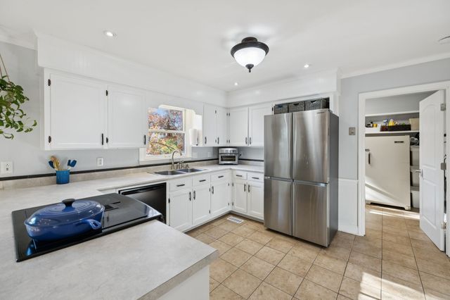 711 Warrior Dr, Murfreesboro, TN 37128