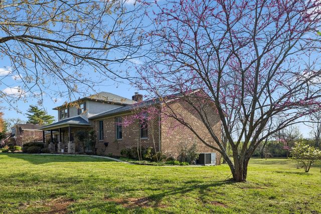 711 Warrior Dr, Murfreesboro, TN 37128