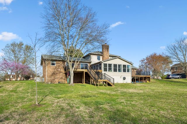 711 Warrior Dr, Murfreesboro, TN 37128