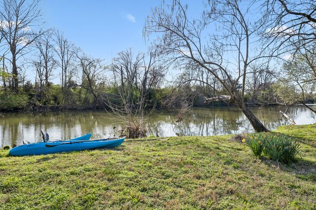 711 Warrior Dr, Murfreesboro, TN 37128