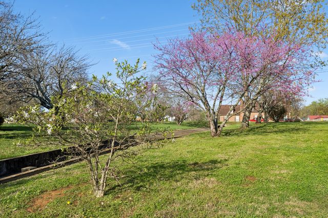 711 Warrior Dr, Murfreesboro, TN 37128