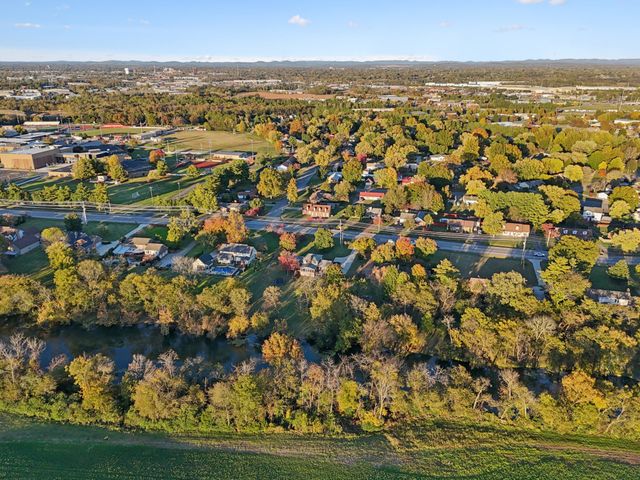 711 Warrior Dr, Murfreesboro, TN 37128