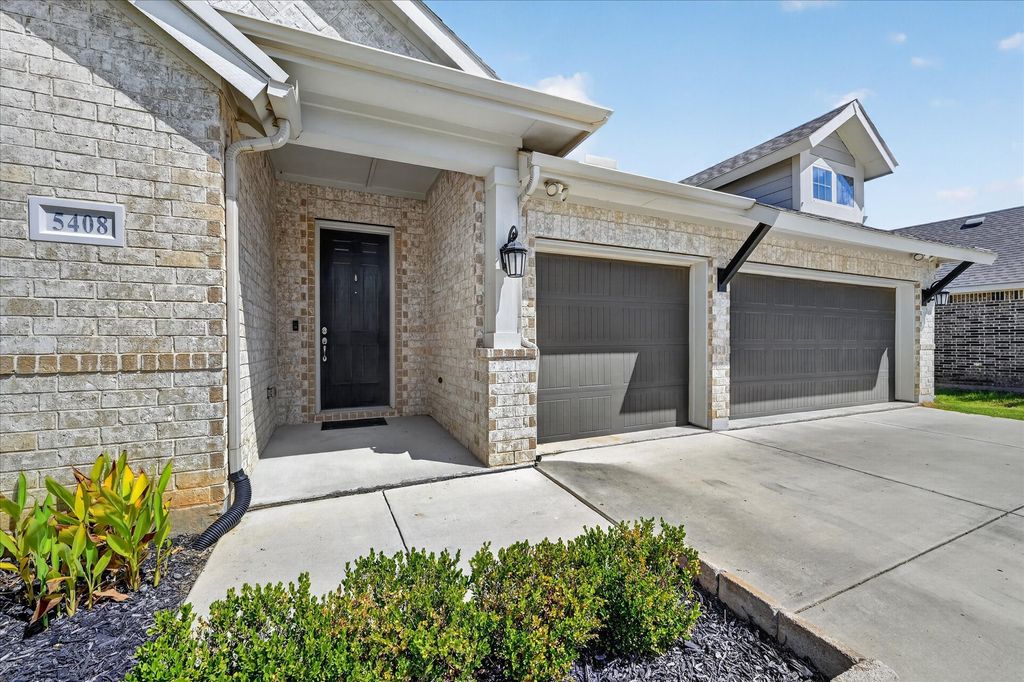 5408 High Pointe Drive, Haltom City, TX 76137 — photo 2