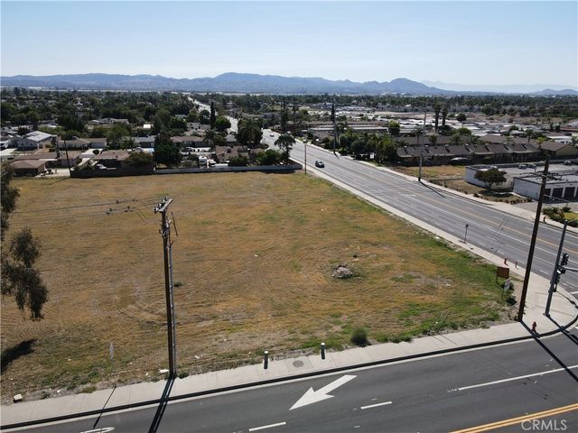 6909 Victoria Avenue F, Highland, CA 92346