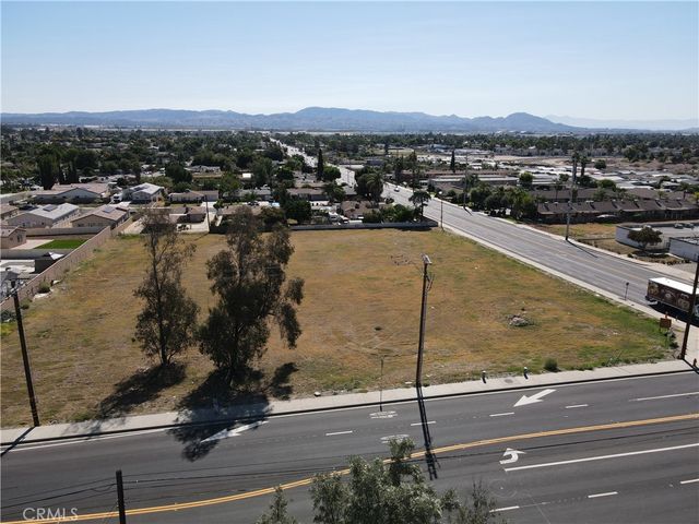 6909 Victoria Avenue F, Highland, CA 92346