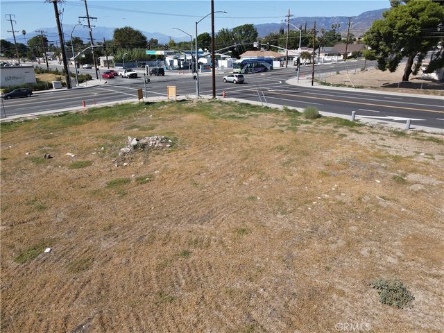 6909 Victoria Avenue F, Highland, CA 92346