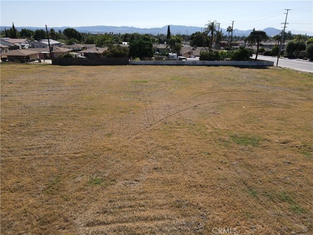 6909 Victoria Avenue F, Highland, CA 92346