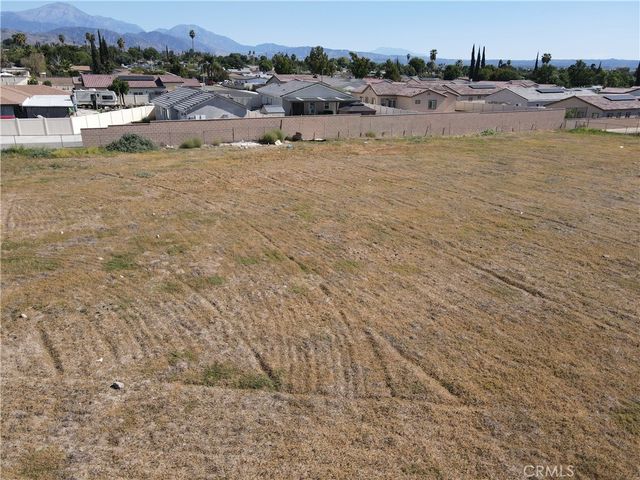 6909 Victoria Avenue F, Highland, CA 92346