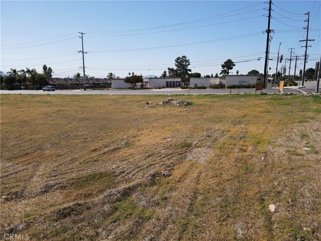 6909 Victoria Avenue F, Highland, CA 92346