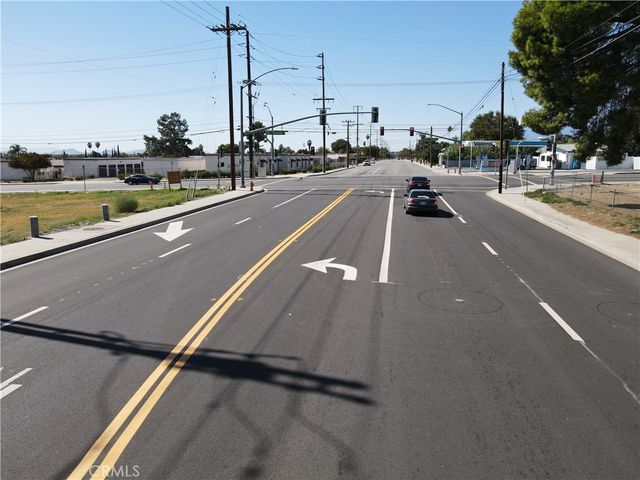 6909 Victoria Avenue F, Highland, CA 92346