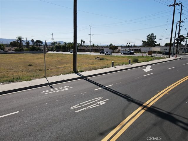 6909 Victoria Avenue F, Highland, CA 92346