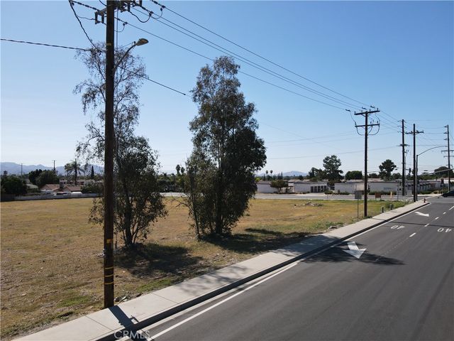 6909 Victoria Avenue F, Highland, CA 92346