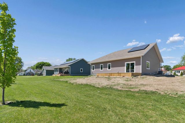 1219 W 7th Street, Waterloo, IA 50702