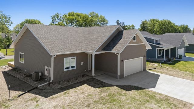 1219 W 7th Street, Waterloo, IA 50702