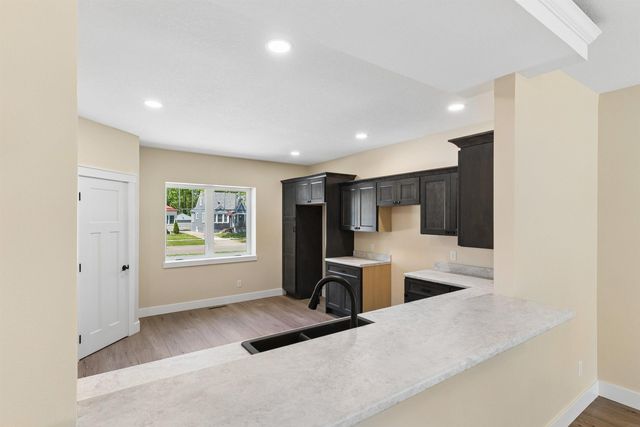 1219 W 7th Street, Waterloo, IA 50702