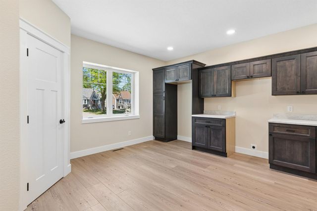 1219 W 7th Street, Waterloo, IA 50702