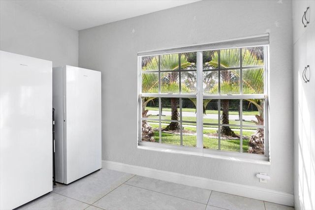 221 Park Road N, Royal Palm Beach, FL 33411