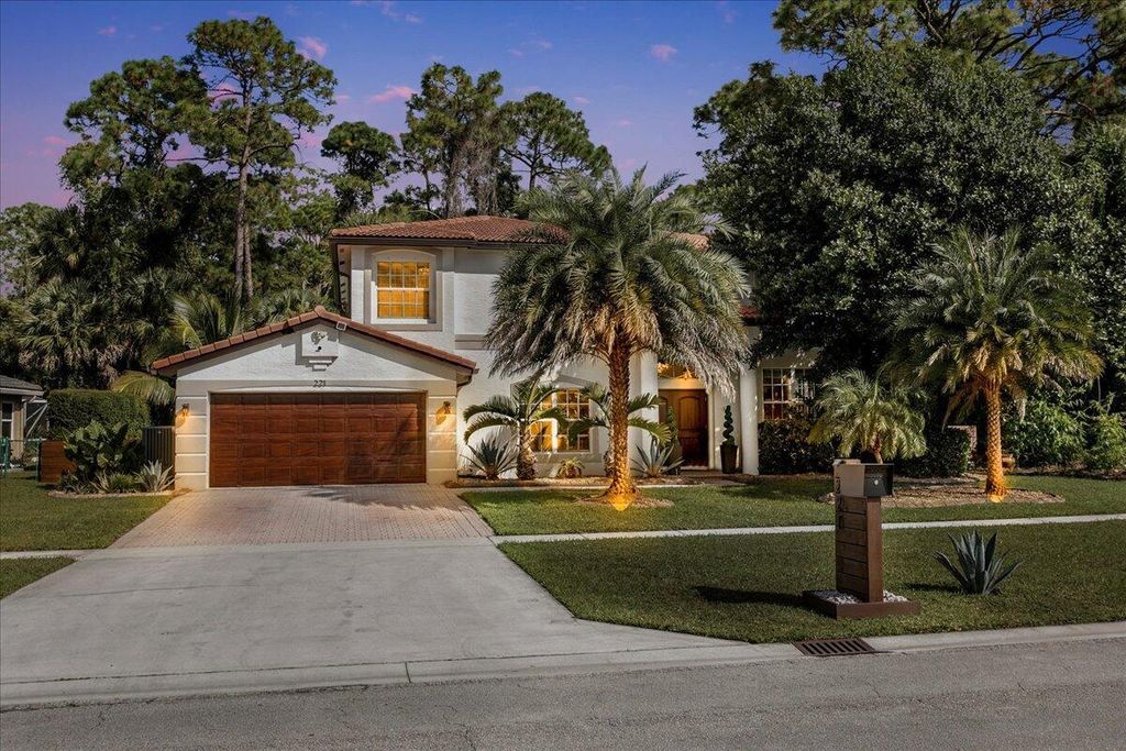 221 Park Road N, Royal Palm Beach, FL 33411