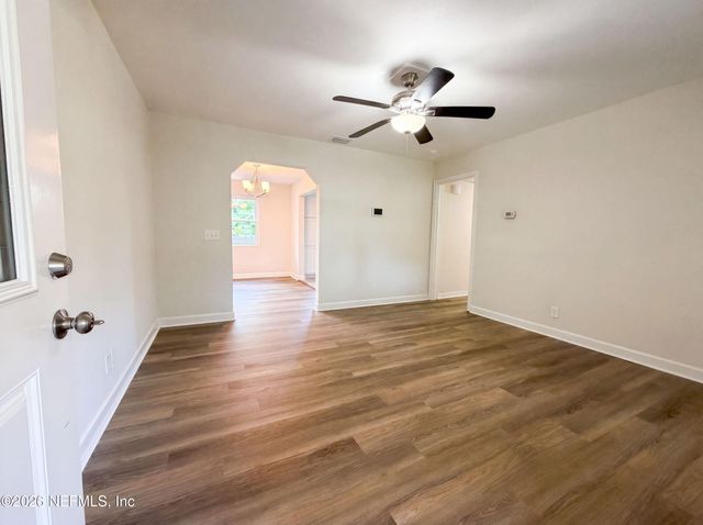6543 AIRES Road, Jacksonville, FL 32244